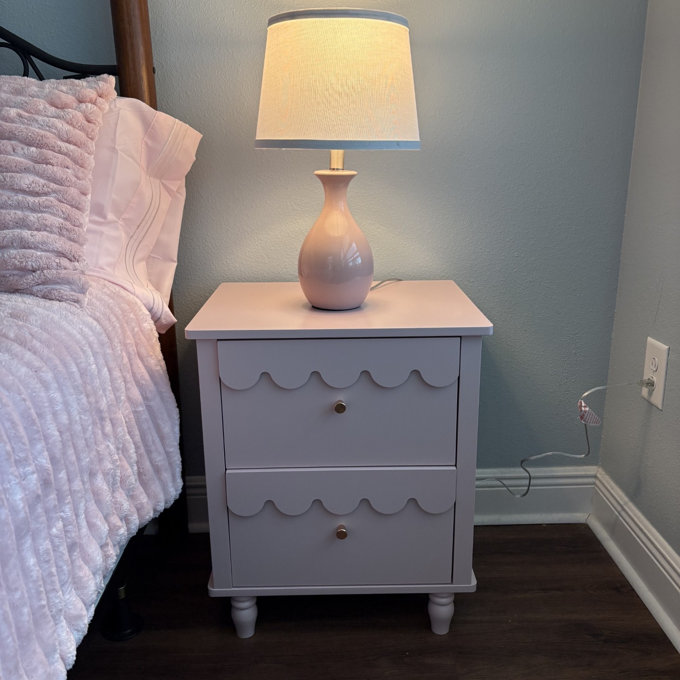 The Art of Restraint: Styling Serene Nightstands With Soft Pink Bedside Accents
